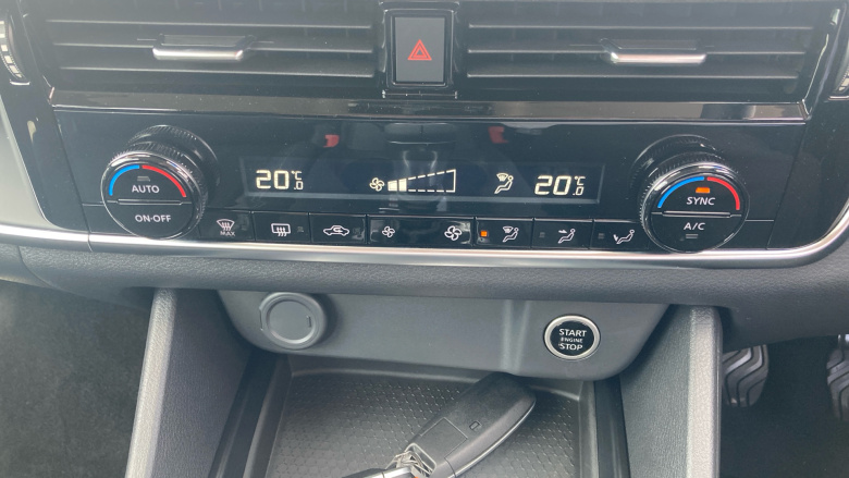 Nissan Qashqai 1.3 DiG-T MH Acenta Premium 5dr Petrol Hatchback